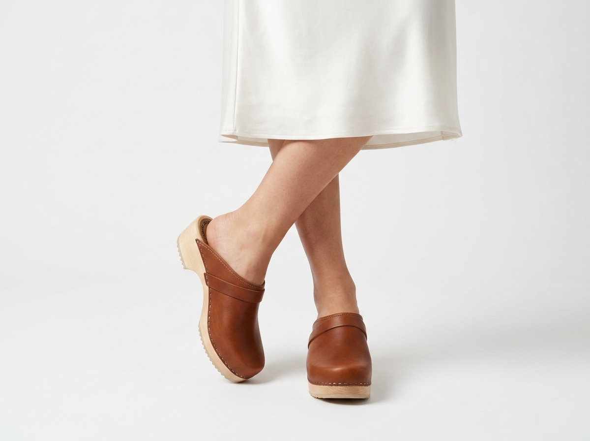 Calmare Original Natur Swedish Wooden Clogs – Handmade in Sweden | Genuine Natural Leather & Alder Wood