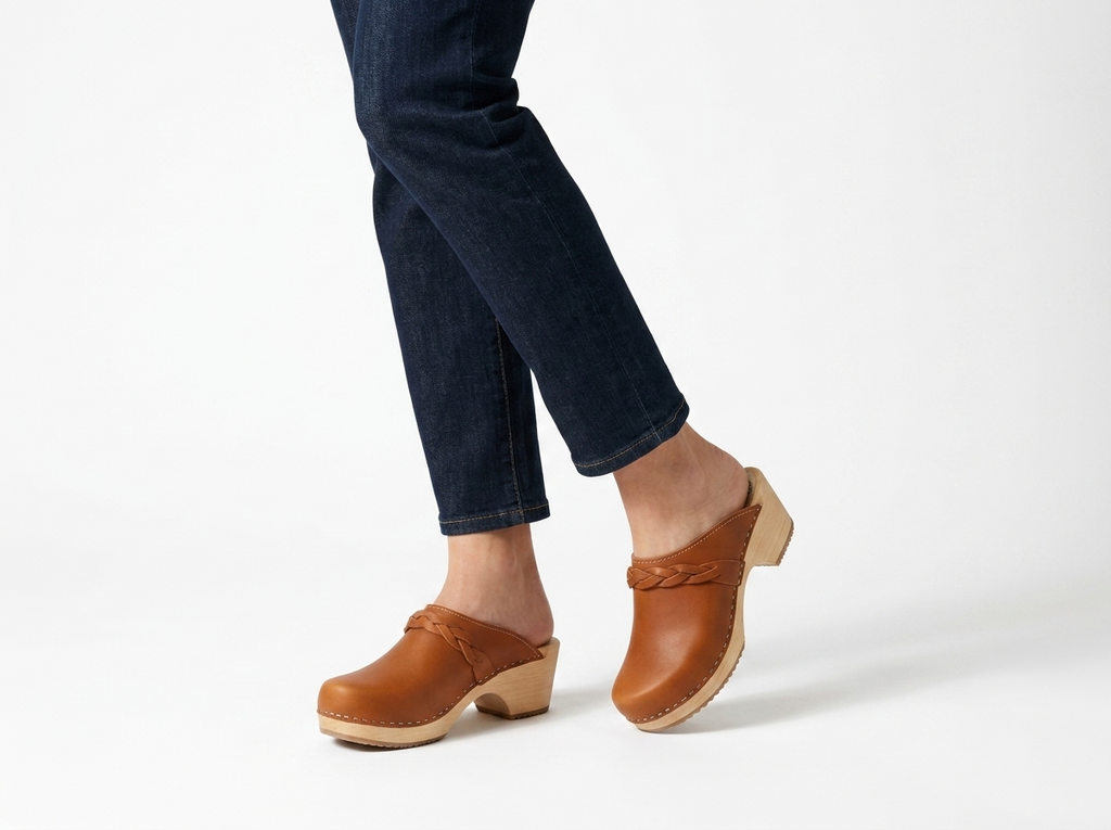 Calmare Christina Low – Handmade Swedish Wooden Clogs | Genuine Leather | Made in Sweden