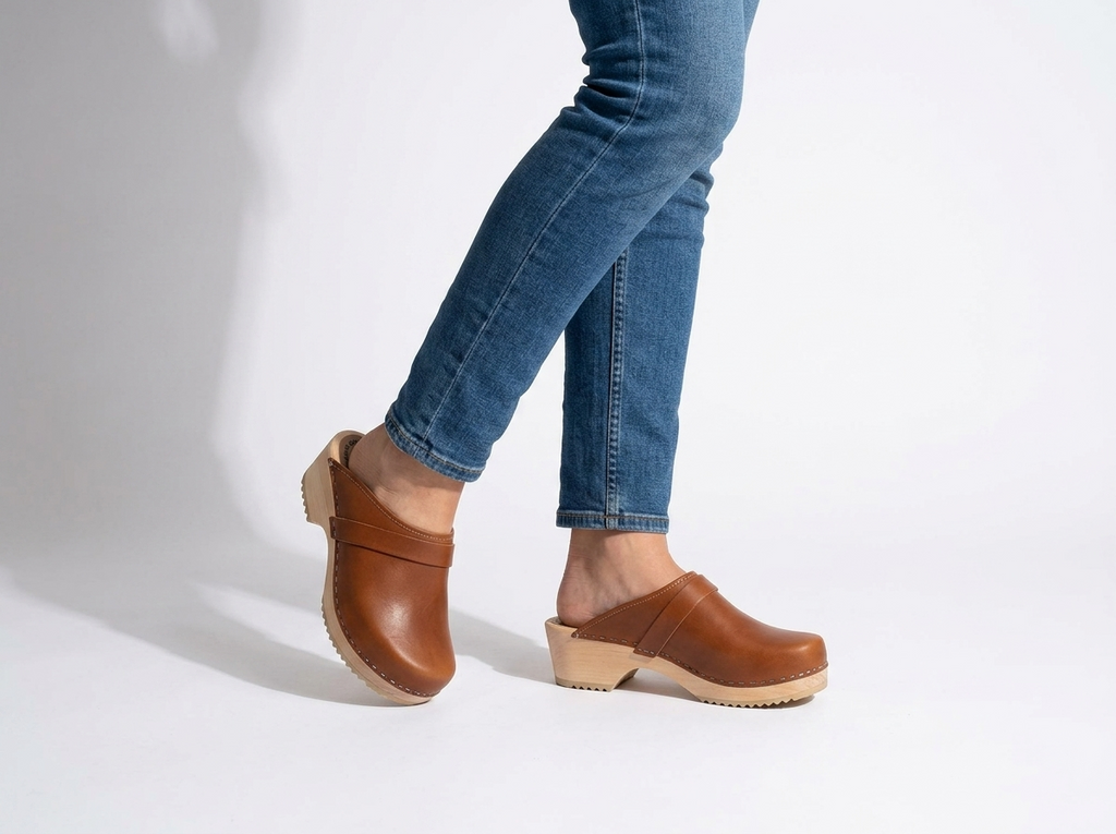 Calmare Swedish Wooden Clogs "Original Natur" – Handmade Genuine Leather Clogs with Alder Wood Sole | Made in Sweden
